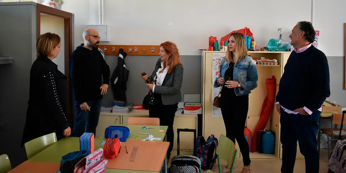 La directora provincial de Educaci&oacute;n, Mar&iacute;a Jes&uacute;s Cruz Gimeno, visit&oacute; los centros Moncayo y Joaqu&iacute;n Costa este martes