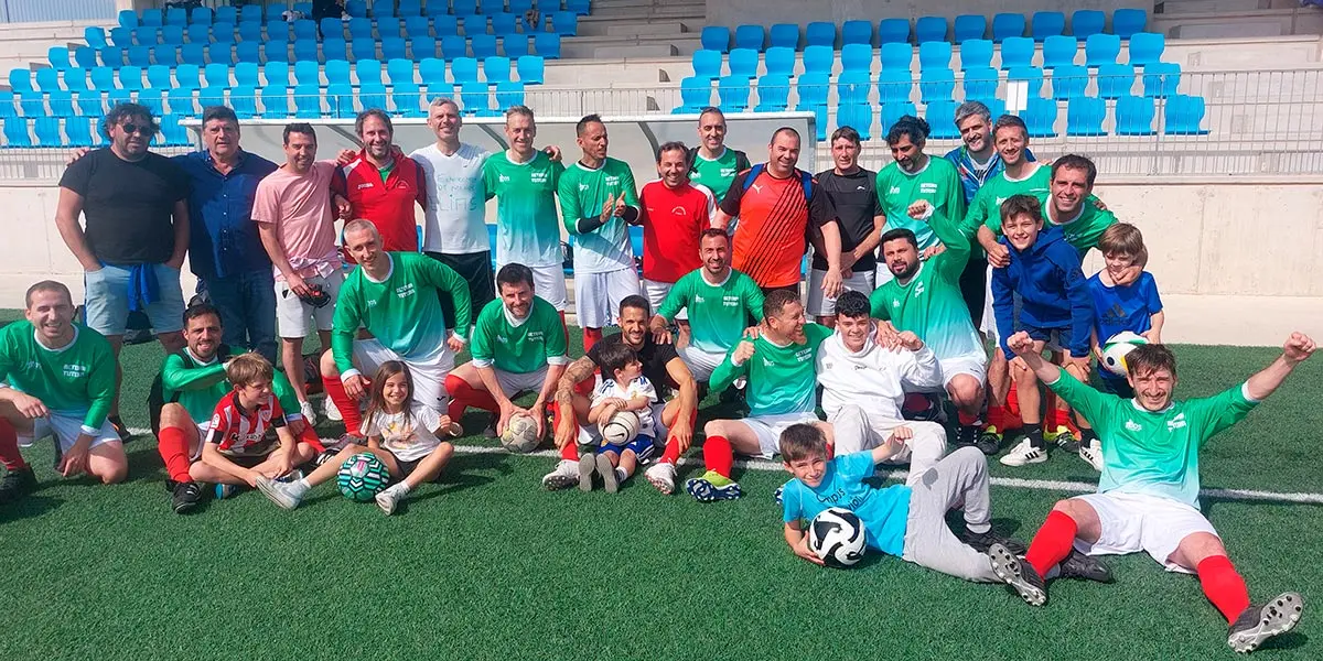 Equipo de Pe&ntilde;a Beterri, campe&oacute;n de la Copa del Trofeo de la Amistad