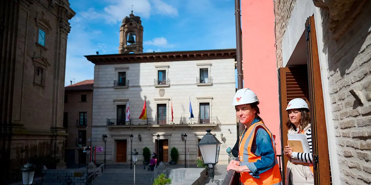 Visita a las obras de Coscol&iacute;n