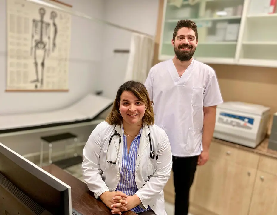 La Dra. Quintana y el Enfermero Huguet lideran un cambio innovador en la salud, garantizando consultas inmediatas y un trato humano que prioriza al paciente