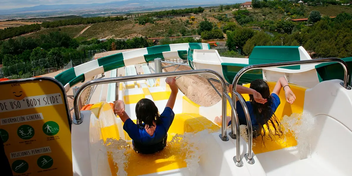 Las atracciones de agua y de adrenalina, como Los r&aacute;pidos, principales reclamos en este periodo en el parque, que permanecer&aacute; abierto 51 d&iacute;as con nuevo horario de 12 a 21 horas
