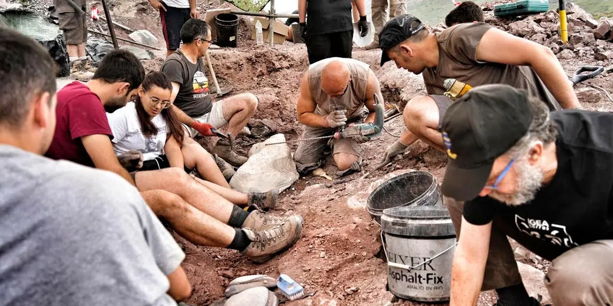 Comienza la nueva y prometedora campa&ntilde;a de excavaci&oacute;n paleontol&oacute;gica en Igea 2