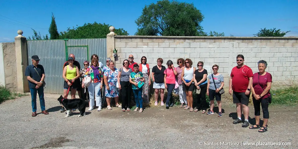 Asistentes al homenaje a Mar&iacute;a Pilar Berrio Jim&eacute;nez