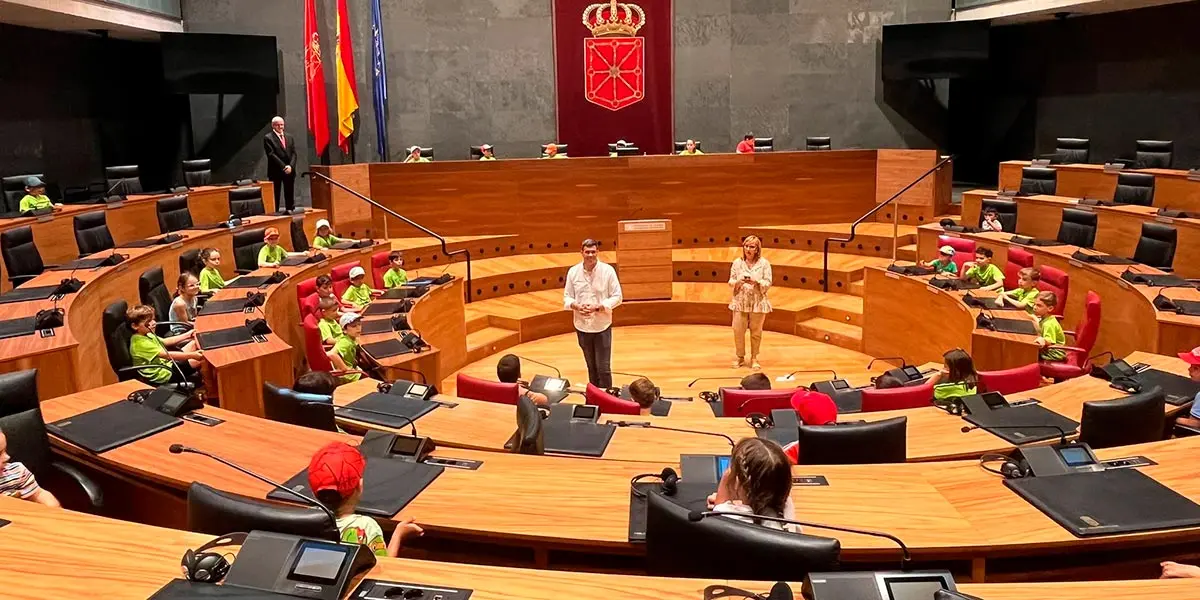 Excursi&oacute;n APYMA Alhama de Cintru&eacute;nigo a la Polic&iacute;a Nacional de Pamplona 3