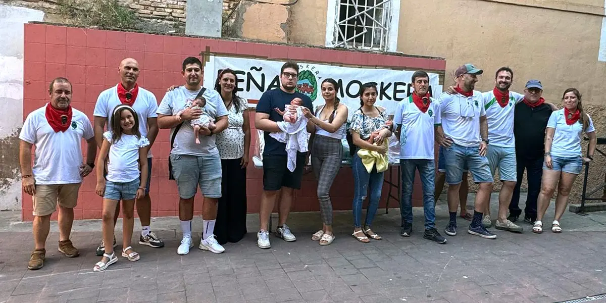 Homenaje a los ni&ntilde;os nacidos durante las fiestas de Tudela 1