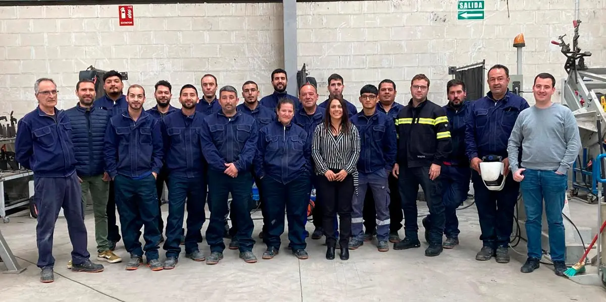 16 personas desempleadas se forman en soldadura