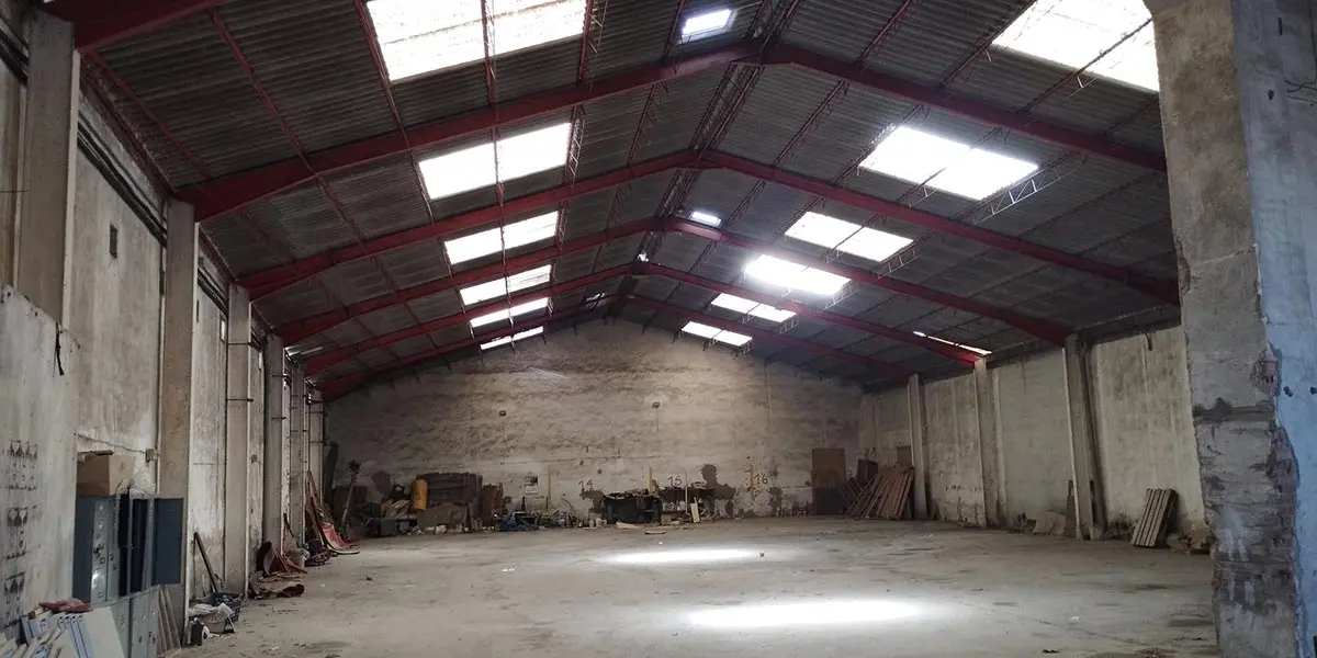 Bu&ntilde;uel compra la nave de la antigua cooperativa y da el primer paso para su futuro centro sociocultural y multiusos