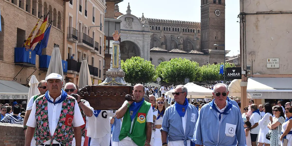 Las penas de la ciudad han portado la reliquia de San Atilano