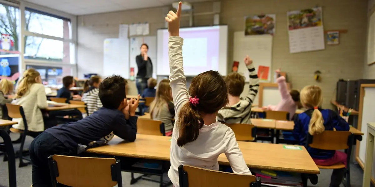 Aulas colegio vuelta al cole ni&ntilde;os