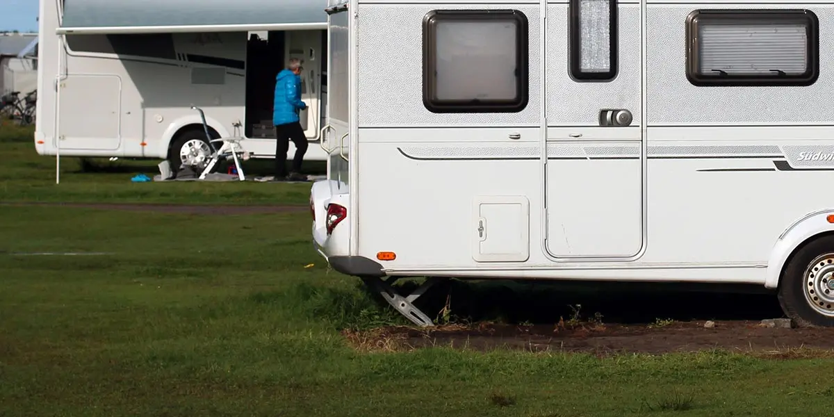 autocaravana caravana camping &aacute;rea de pernocta