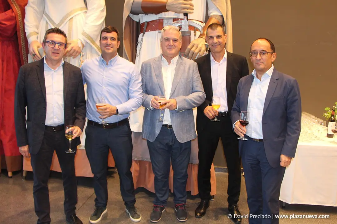 Celebraci&oacute;n y networking en el lunch del Galard&oacute;n AER 2024 14