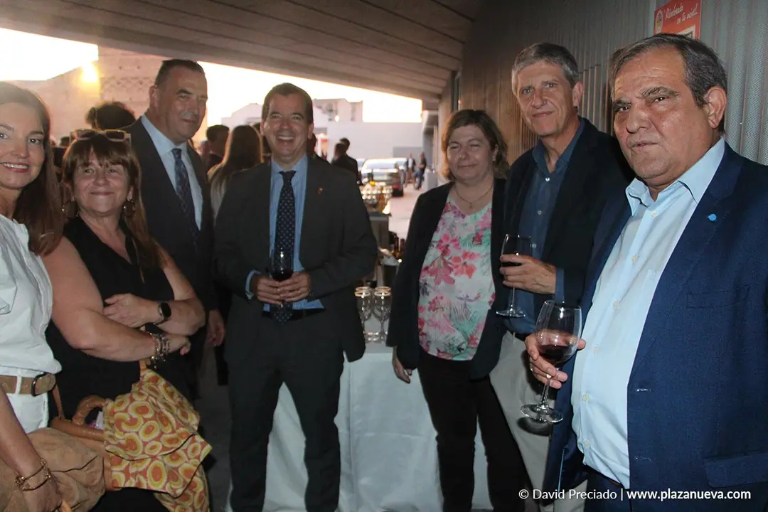 Celebraci&oacute;n y networking en el lunch del Galard&oacute;n AER 2024 17