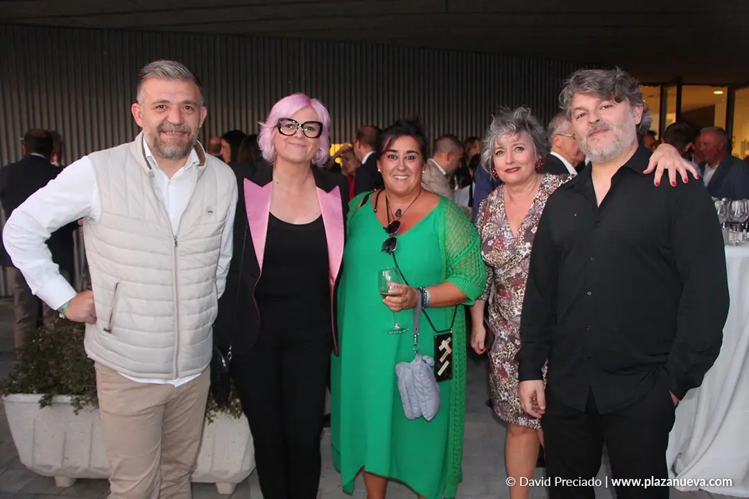 Celebraci&oacute;n y networking en el lunch del Galard&oacute;n AER 2024 24