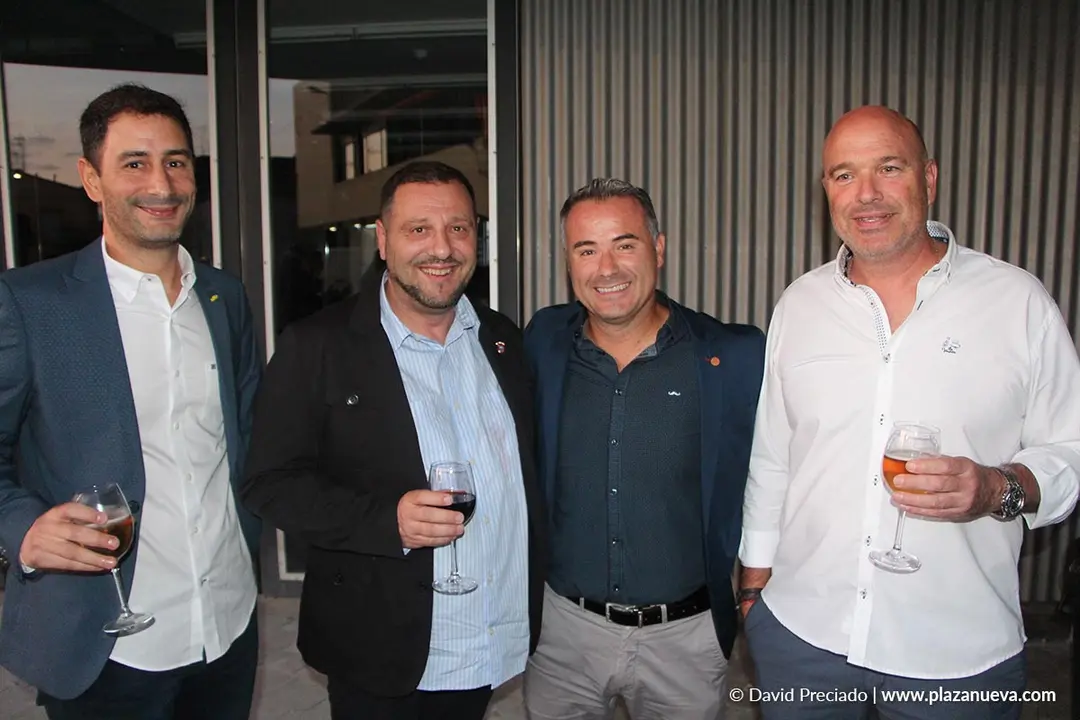 Celebraci&oacute;n y networking en el lunch del Galard&oacute;n AER 2024 28