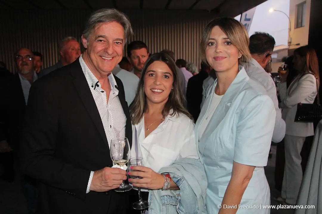 Celebraci&oacute;n y networking en el lunch del Galard&oacute;n AER 2024 31