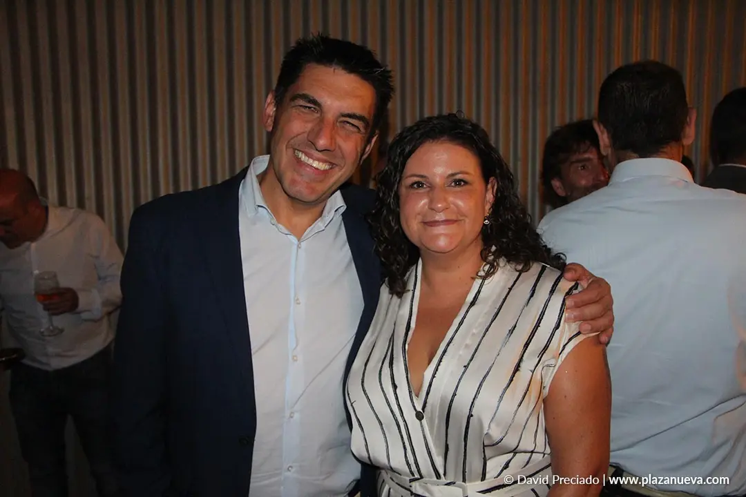 Celebraci&oacute;n y networking en el lunch del Galard&oacute;n AER 2024 40
