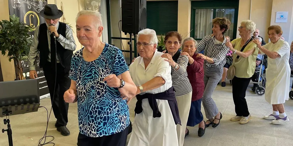 La Residencia Nuestra Se&ntilde;ora de Gracia se llen&oacute; de m&uacute;sica y alegr&iacute;a en una jornada inolvidable 6