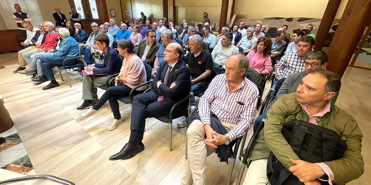 Reuni&oacute;n sobre el Canal de Navarra en la sede de Bardenas Reales de Navarra 2