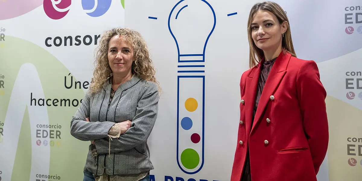 Sandra Calvo (Consorcio EDER) e Itziar Lacunza, Project Manager del Cl&uacute;ster Audiovisual de Navarra (CLAVNA)