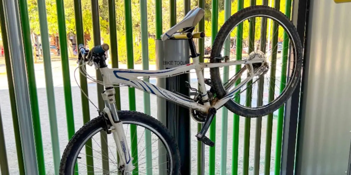 Estaci&oacute;n de mantenimiento de bicicletas BIKI
