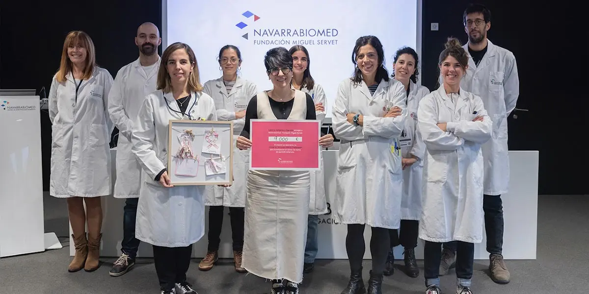 Donaci&oacute;n de M&oacute;nica Lozano en la sede de Navarrabiomed