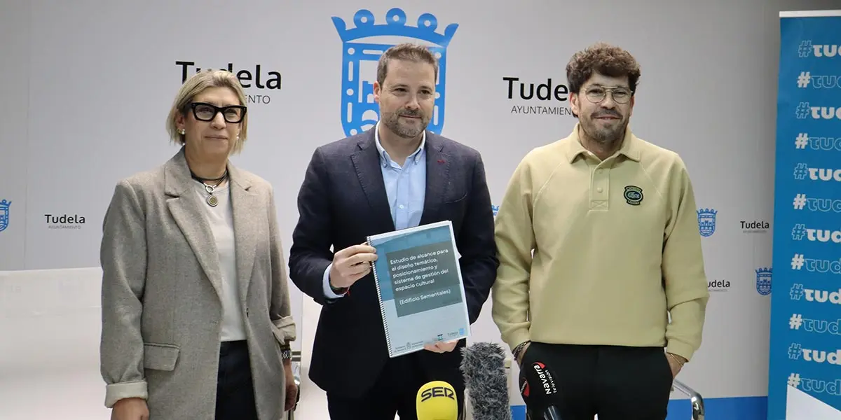 En la presentaci&oacute;n del informe participaron la concejala de Cultura Ic&iacute;ar Les, el alcalde de Tudela Alejandro Toquero y el representante de la empresa redactora del informe, Javier Espinosa