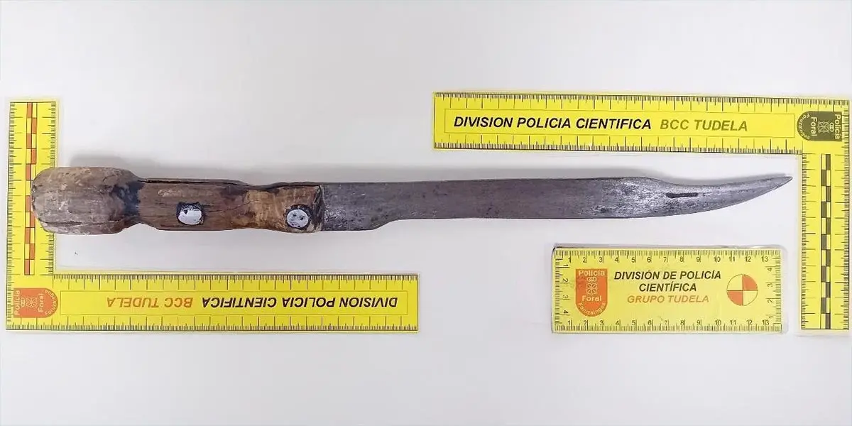Cuchillo con 27 cm de hoja interceptado al detenido