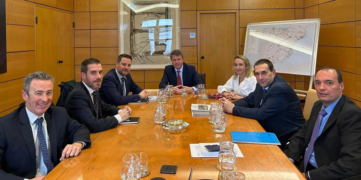 El alcalde de Tudela se ha reunido en Madrid con el secretario de Estado de Transportes y Movilidad Sostenible para abordar la llegada de la Alta Velocidad a la Ribera