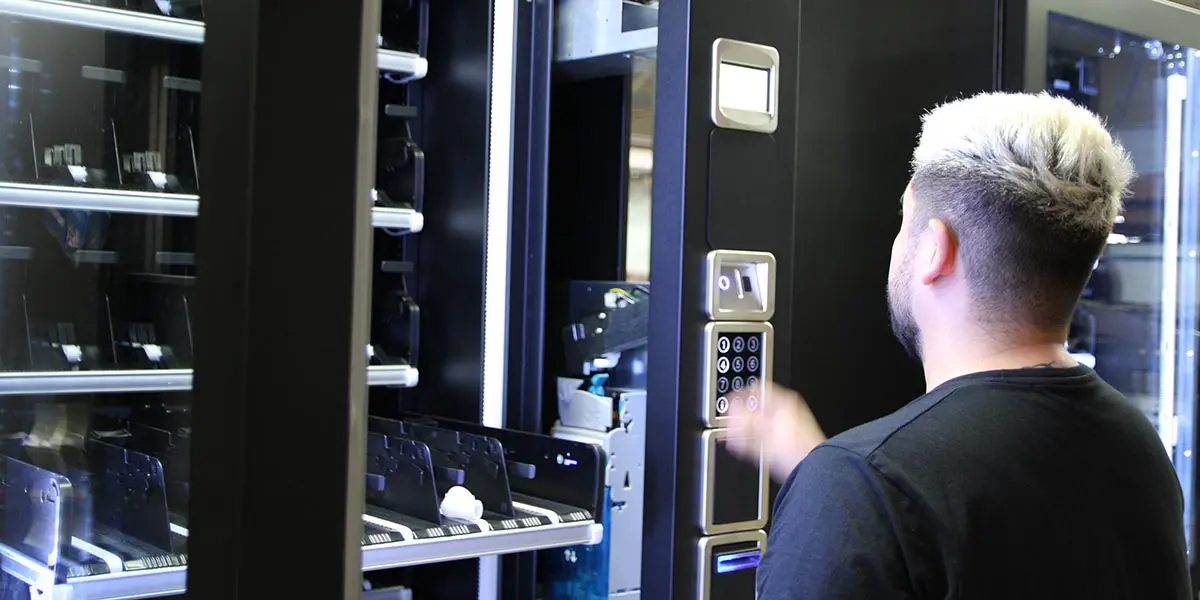 La empresa de Peralta, especializada en las industrias del vending, ha promovido una actualizaci&oacute;n de su gama de m&aacute;quinas