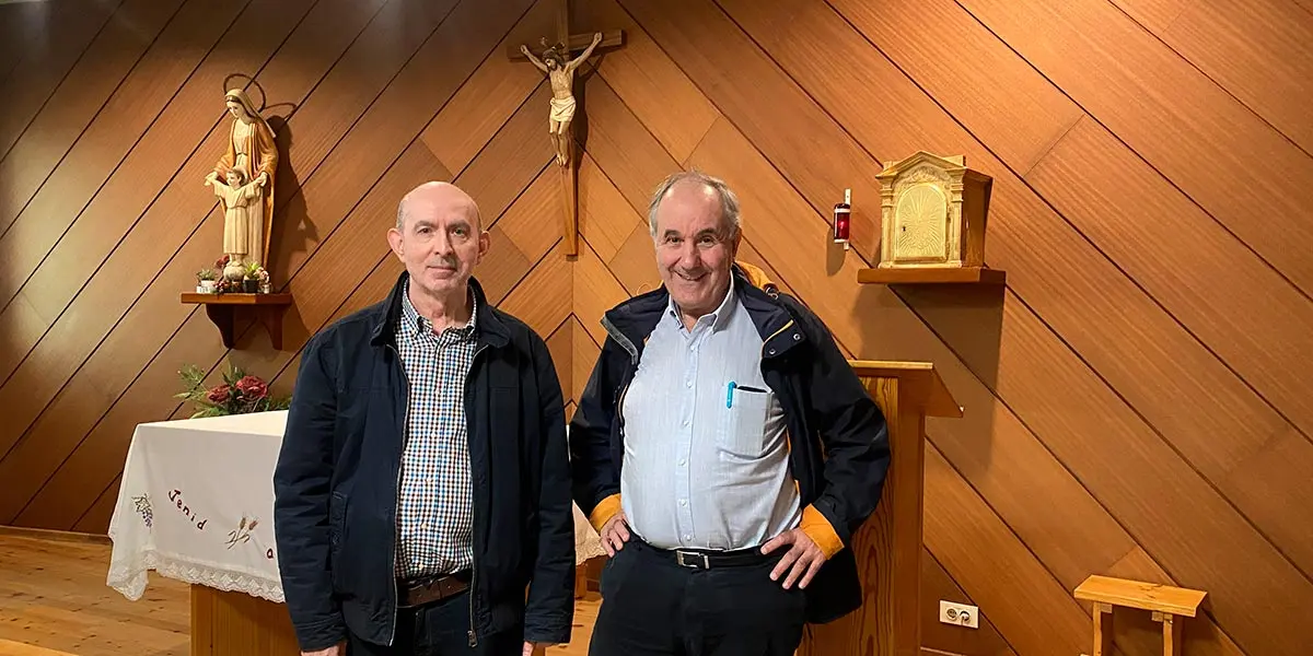 Javier Mart&iacute;nez, Capell&aacute;n del Hospital de Tudela, en la capilla junto a Eustaquio Vergara, m&eacute;dico del mismo