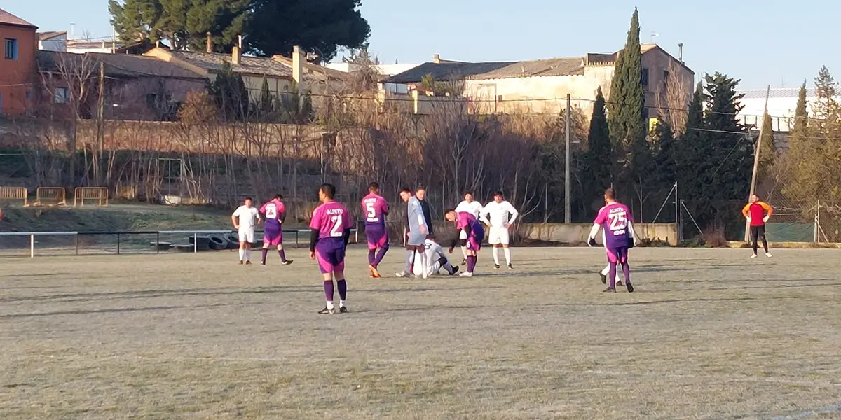 Imagen del partido entre Taburetesniuno-CD Fontellas y Jisman-Alintu