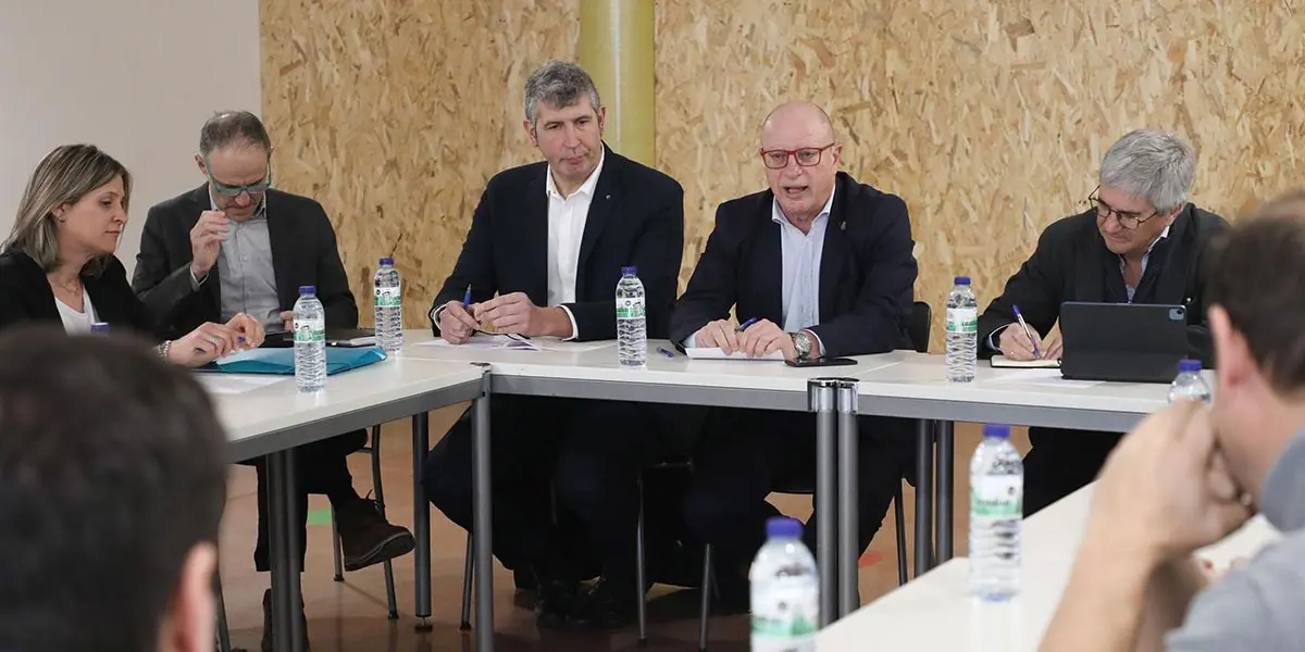 El consejero de Educaci&oacute;n, Carlos Gimeno, reunido con los ayuntamientos y apymas del Valle de Queiles