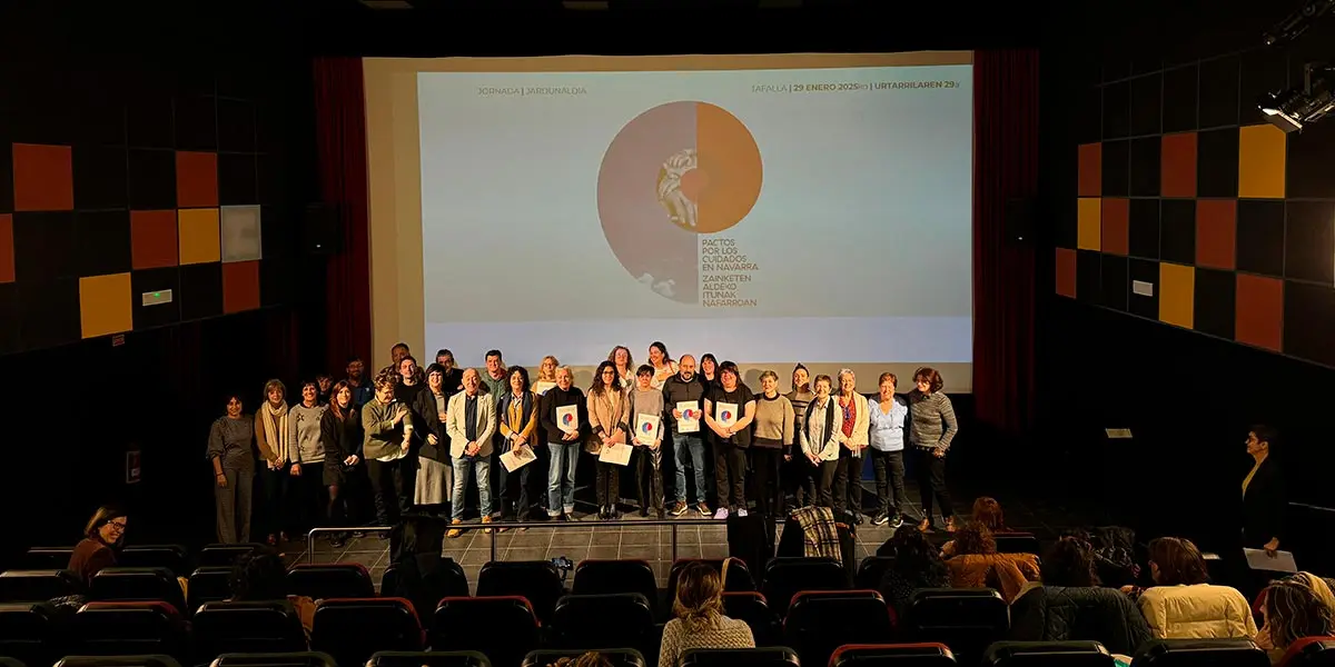 Foto de las entidades adheridas al Pacto por los Cuidados de la Zona Media