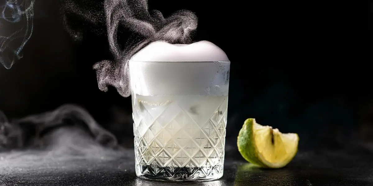 C&oacute;cteles con Espuma C&oacute;ctel espumoso cocktail lima