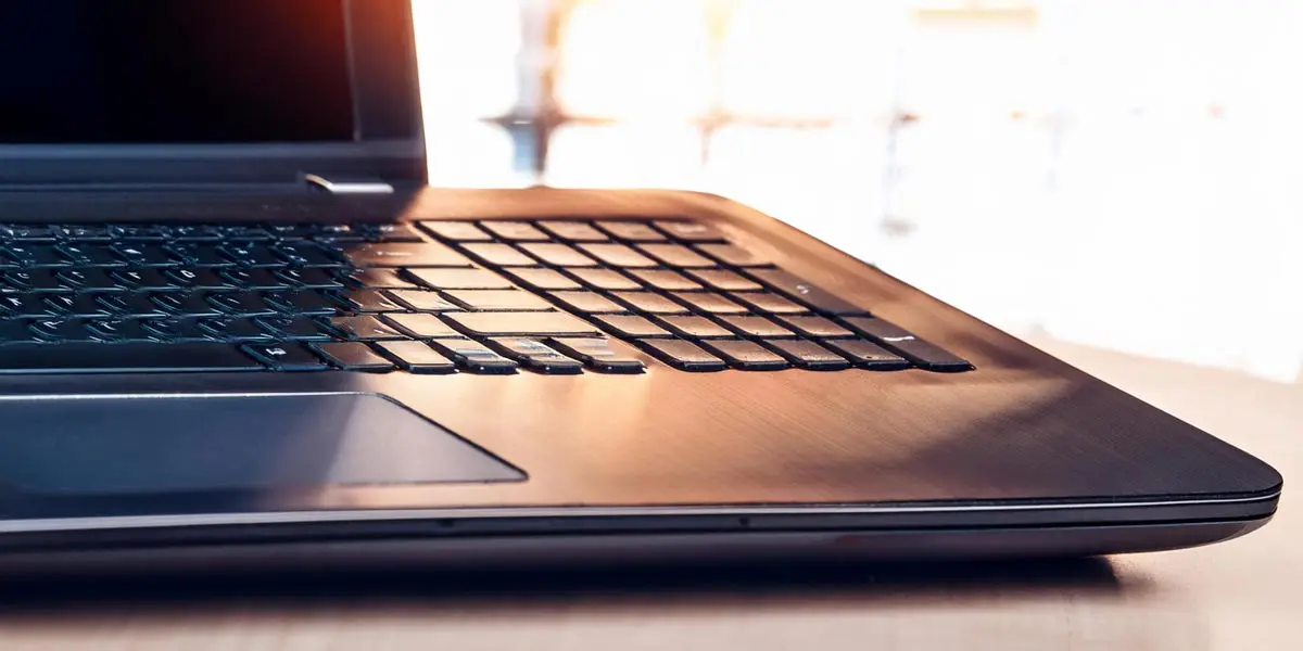 ordenador port&aacute;til laptop pc computadora