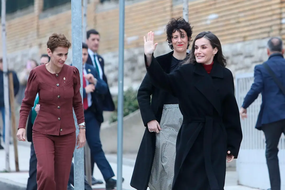Saludo de la Reina Letizia a su llegada 