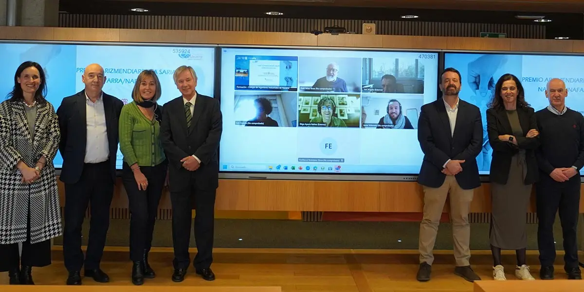 Representantes de las entidades que conforman el jurado, en su reuni&oacute;n de este lunes