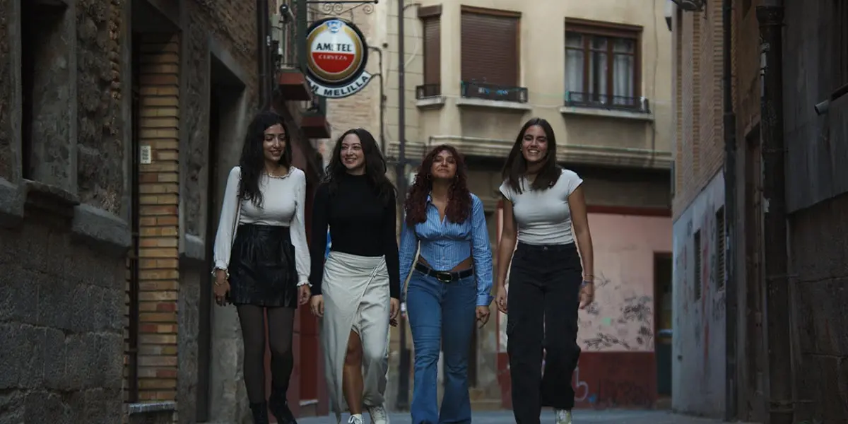 Fotograma de la miniserie ALAS 1