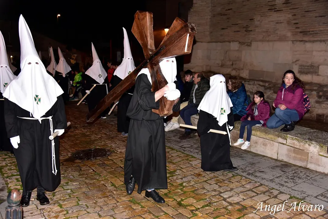 Procesi&oacute;n del Santo Entierro 2025 en Tudela 5