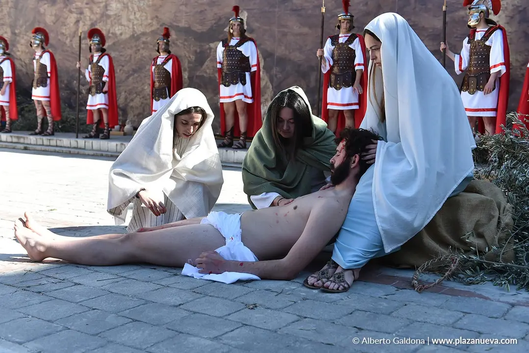V&iacute;a Crucis 2025 en Andosilla 12
