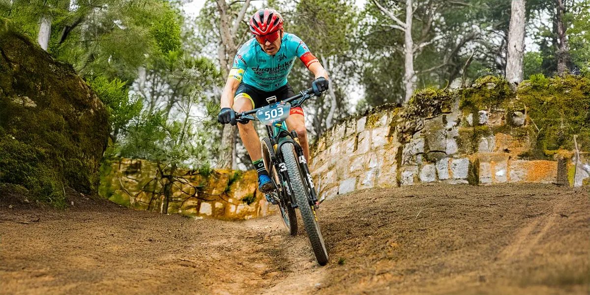 Tito Espada roza la victoria en el Campeonato Navarro de XCM en Olite tras un error de se&ntilde;alizaci&oacute;n