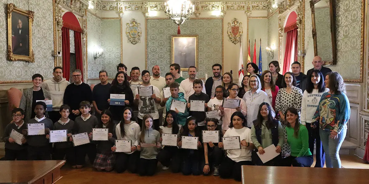Tudela celebr&oacute; la entrega de premios del I Concurso de Carteles y Eslogan para la Prevenci&oacute;n del Absentismo Escolar con 230 alumnos participantes y trabajos que promueven la asistencia regular a clase