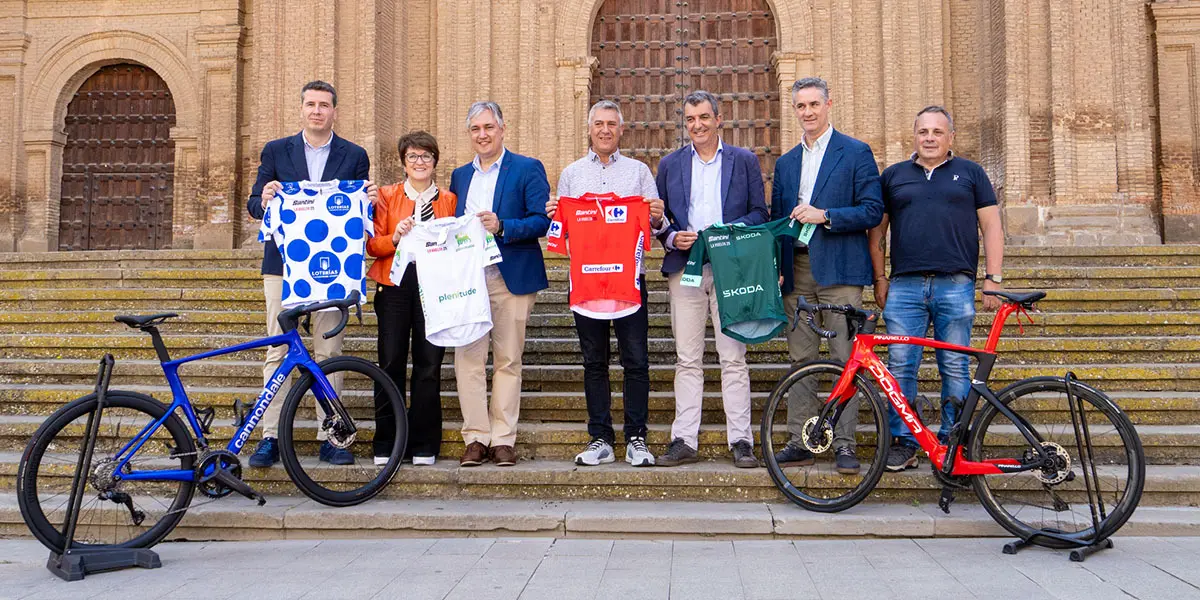 Presentaci&oacute;n en Alfaro de la novena etapa de La Vuelta 2025 con autoridades y organizadores 1