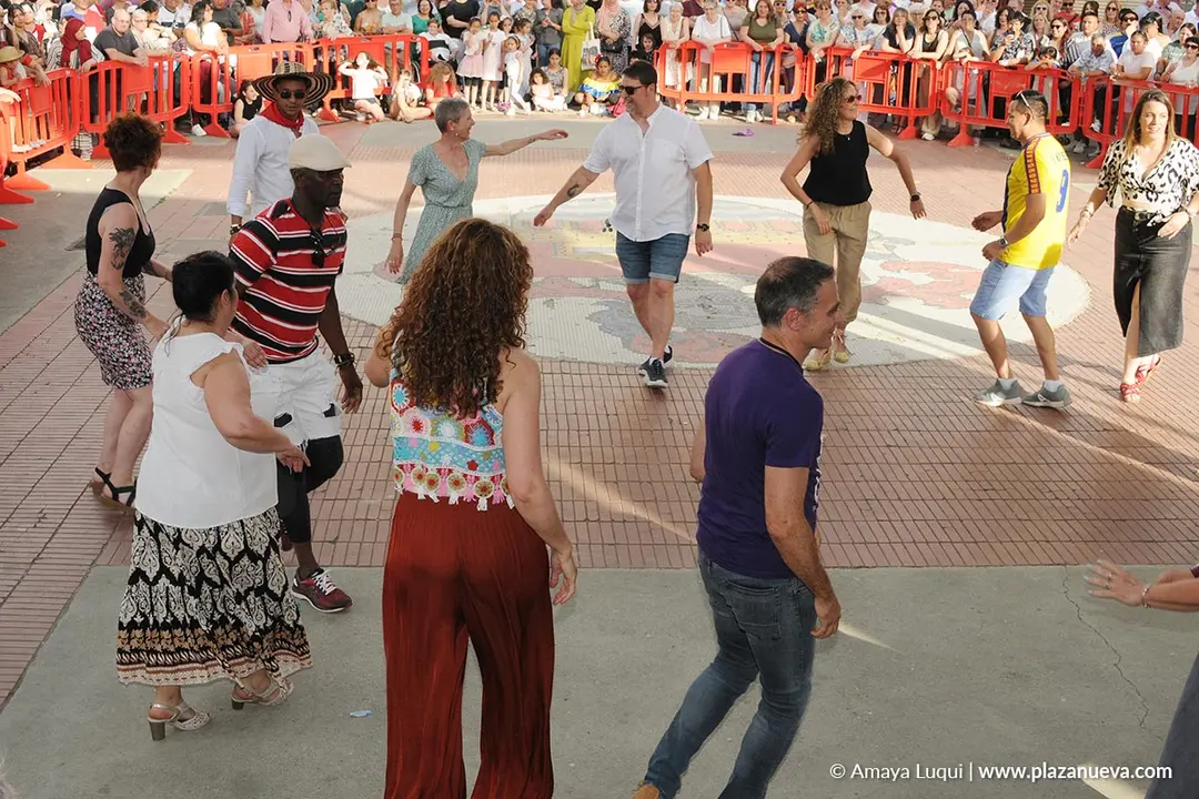 Fiesta Intercultural en Caparroso con gastronom&iacute;a y bailes del mundo 20