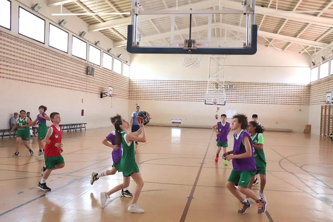 Los alevines mostrando su alegr&iacute;a y uni&oacute;n, base fundamental para el futuro del club