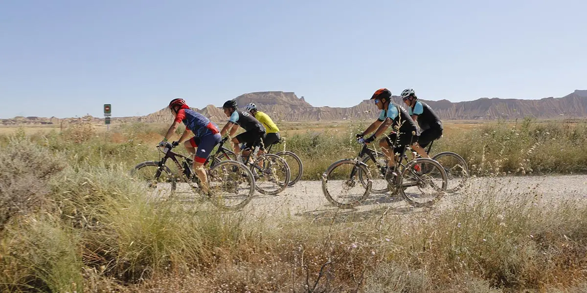 La 26&ordf; edici&oacute;n de la Extreme Bardenas reuni&oacute; a 740 participantes en una jornada exigente con altas temperaturas y un ambiente inmejorable