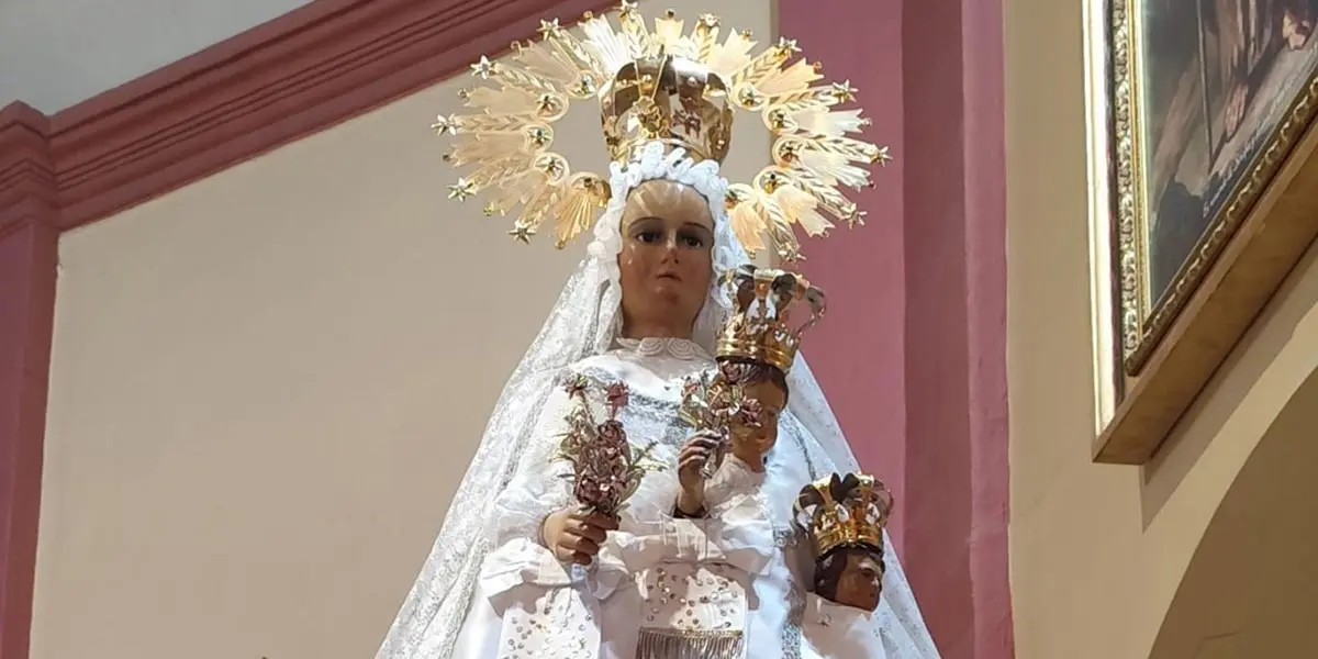 La procesi&oacute;n de Bu&ntilde;uel siempre saca a la calle la imagen de Santa Ana