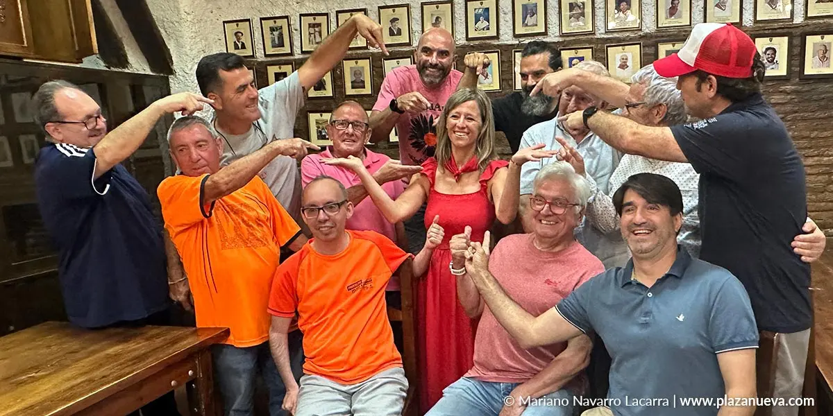Miembros de la Pe&ntilde;a Ciudad Deportiva y antiguos Tudelanos Populares de otras ediciones en la presentaci&oacute;n de este a&ntilde;o