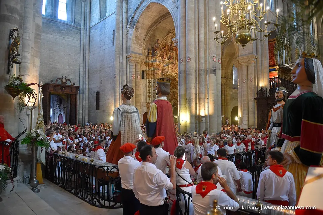 Gigantes en la Novena de Santa Ana Tudela 2025 4