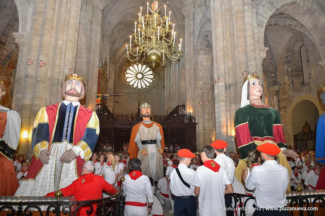 Gigantes en la Novena de Santa Ana Tudela 2025 9